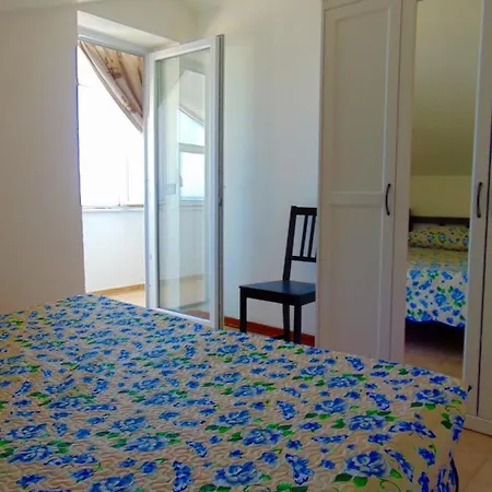 M249 - Marcelli, Comoda Mansarda Fronte Mare Apartment *